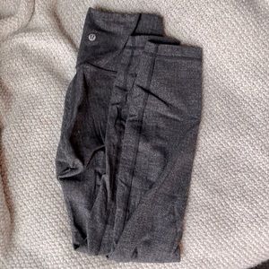 Lululemon Wunder Under, size 6